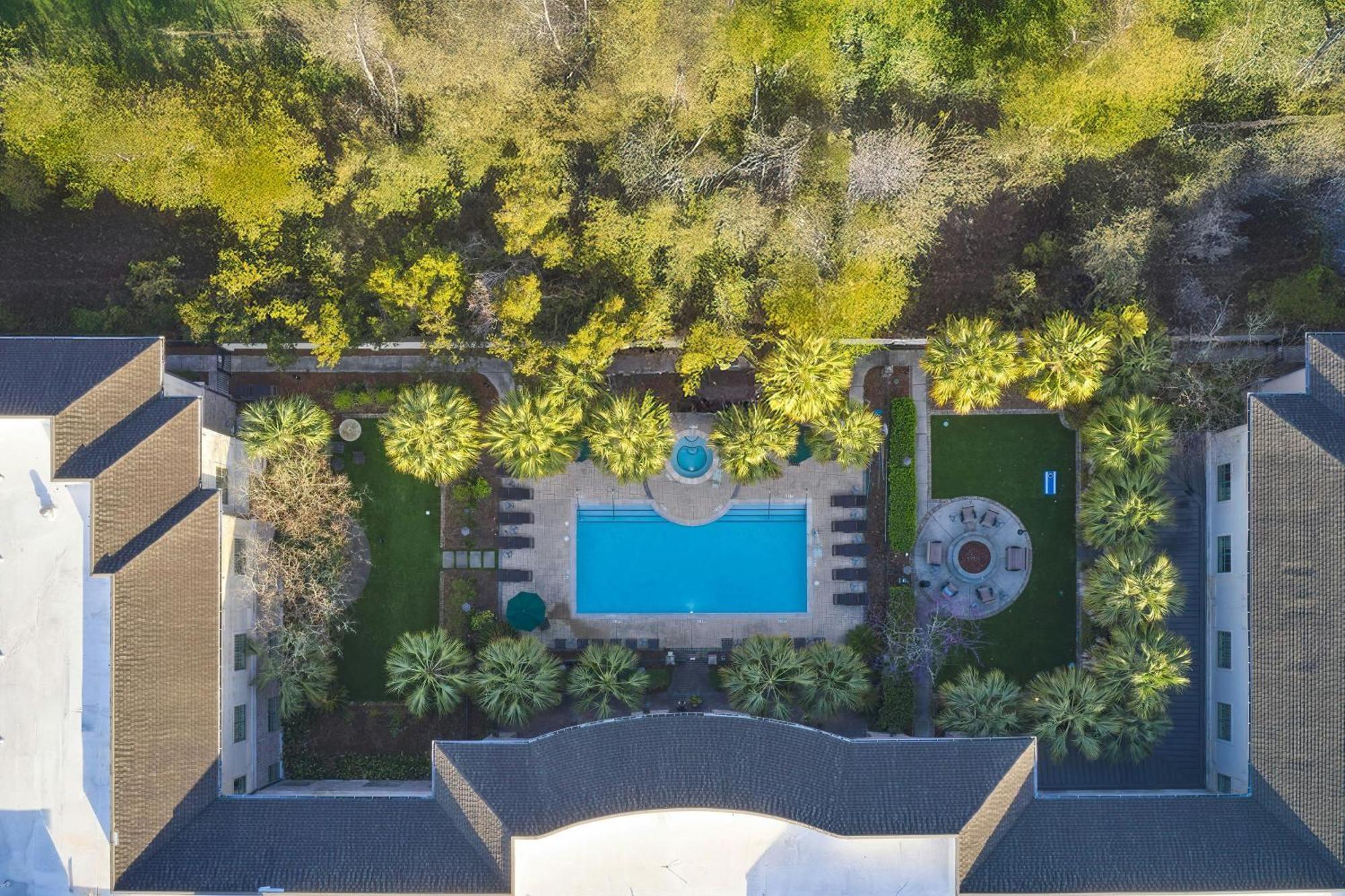 Courtyard Charleston Mount Pleasant Hotel Екстериор снимка